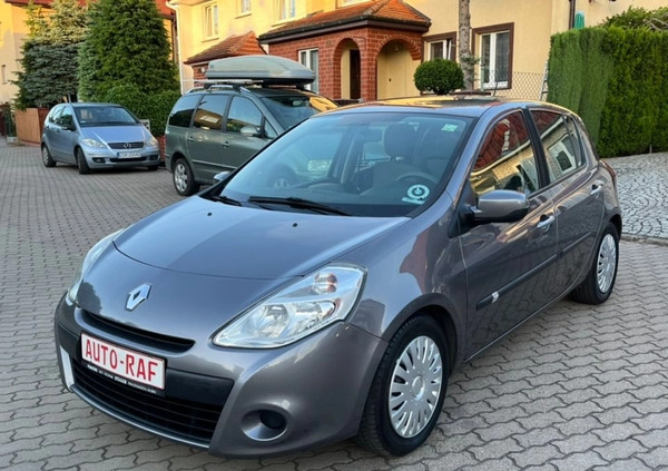 Renault Clio cena 12900 przebieg: 190000, rok produkcji 2009 z Nowy Targ małe 172